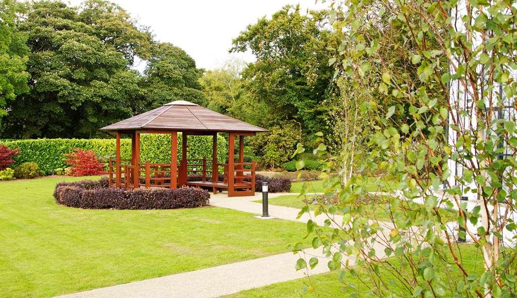 La Mon & Country Club Hotel Castlereagh