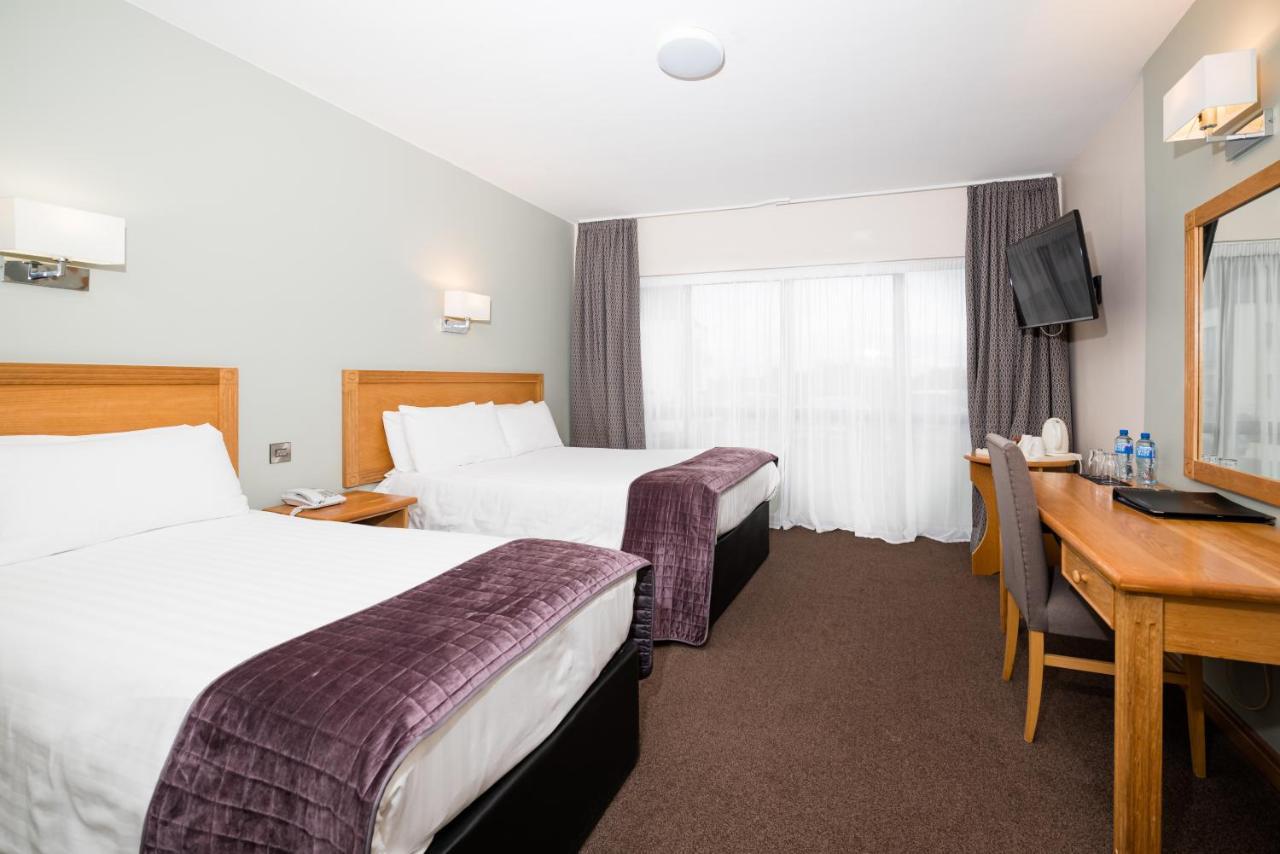 La Mon & Country Club Hotel 4*