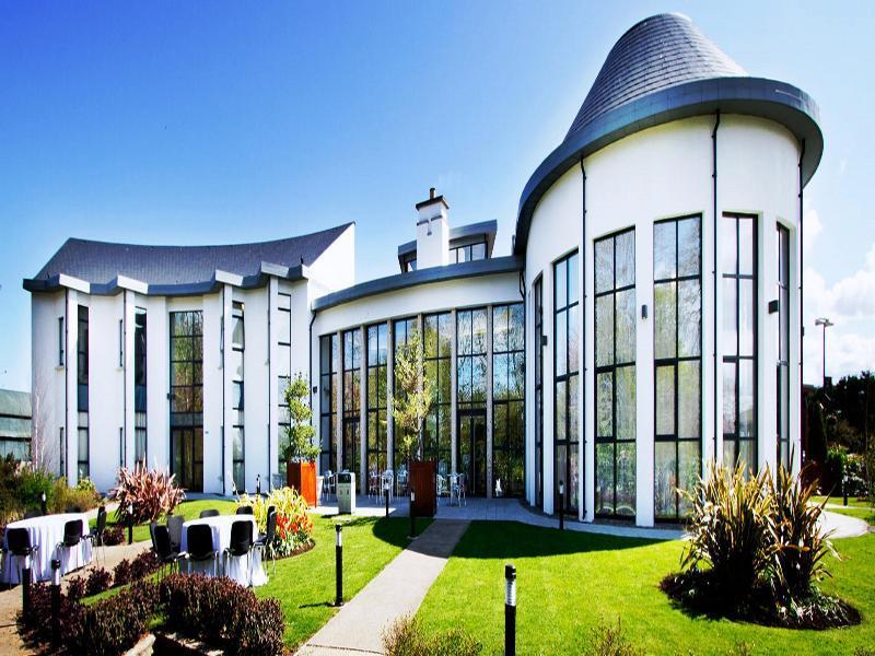 La Mon & Country Club Hotel