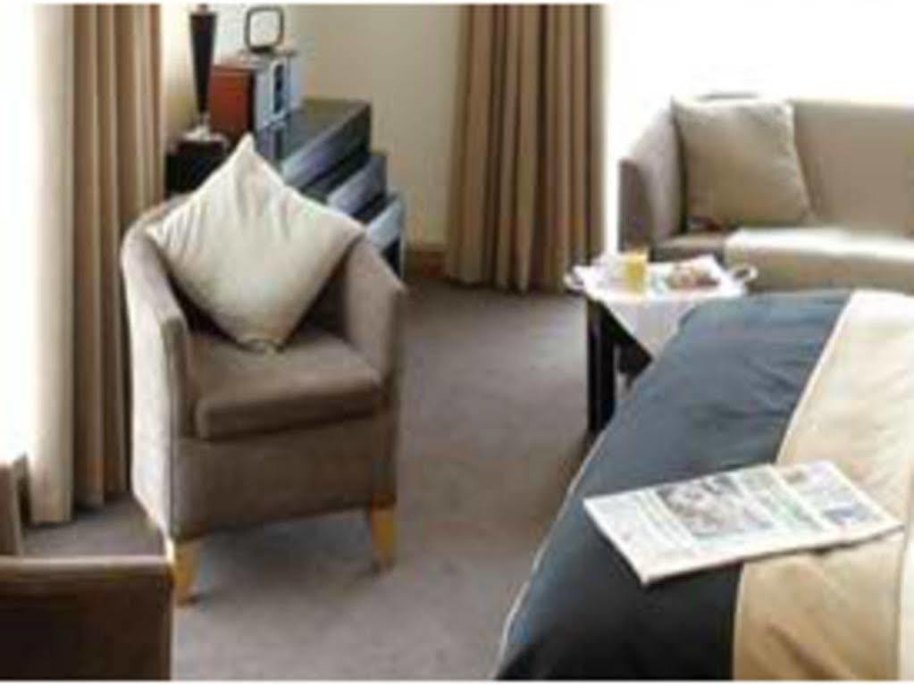 La Mon & Country Club Hotel