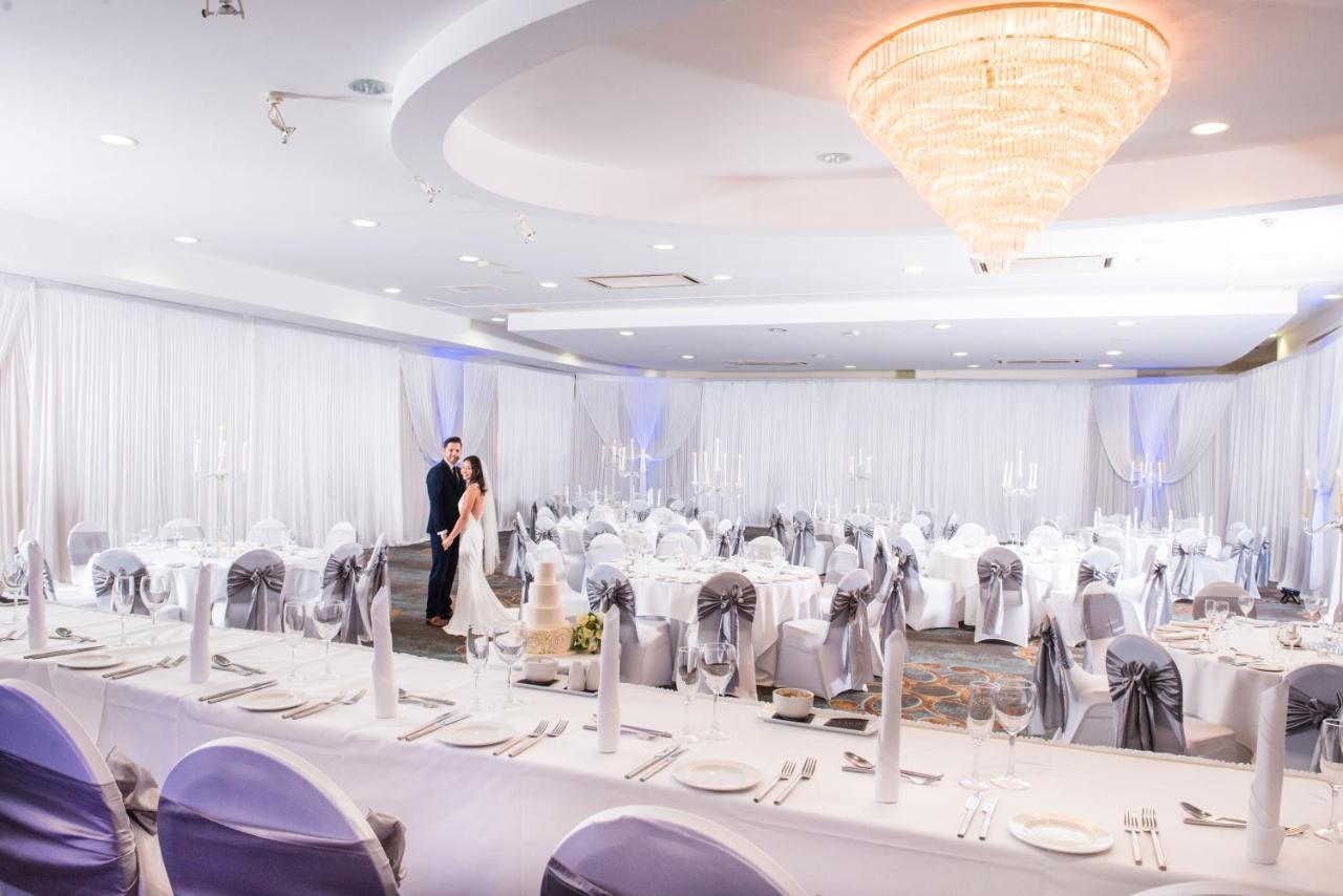 La Mon & Country Club Hotel